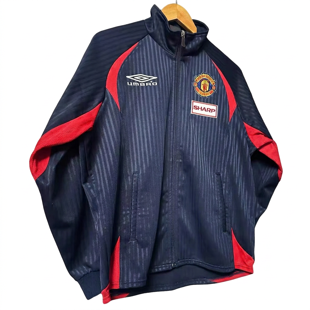 Size L — Vintage 2000–2002 Umbro Manchester United SHARP Track Jacket