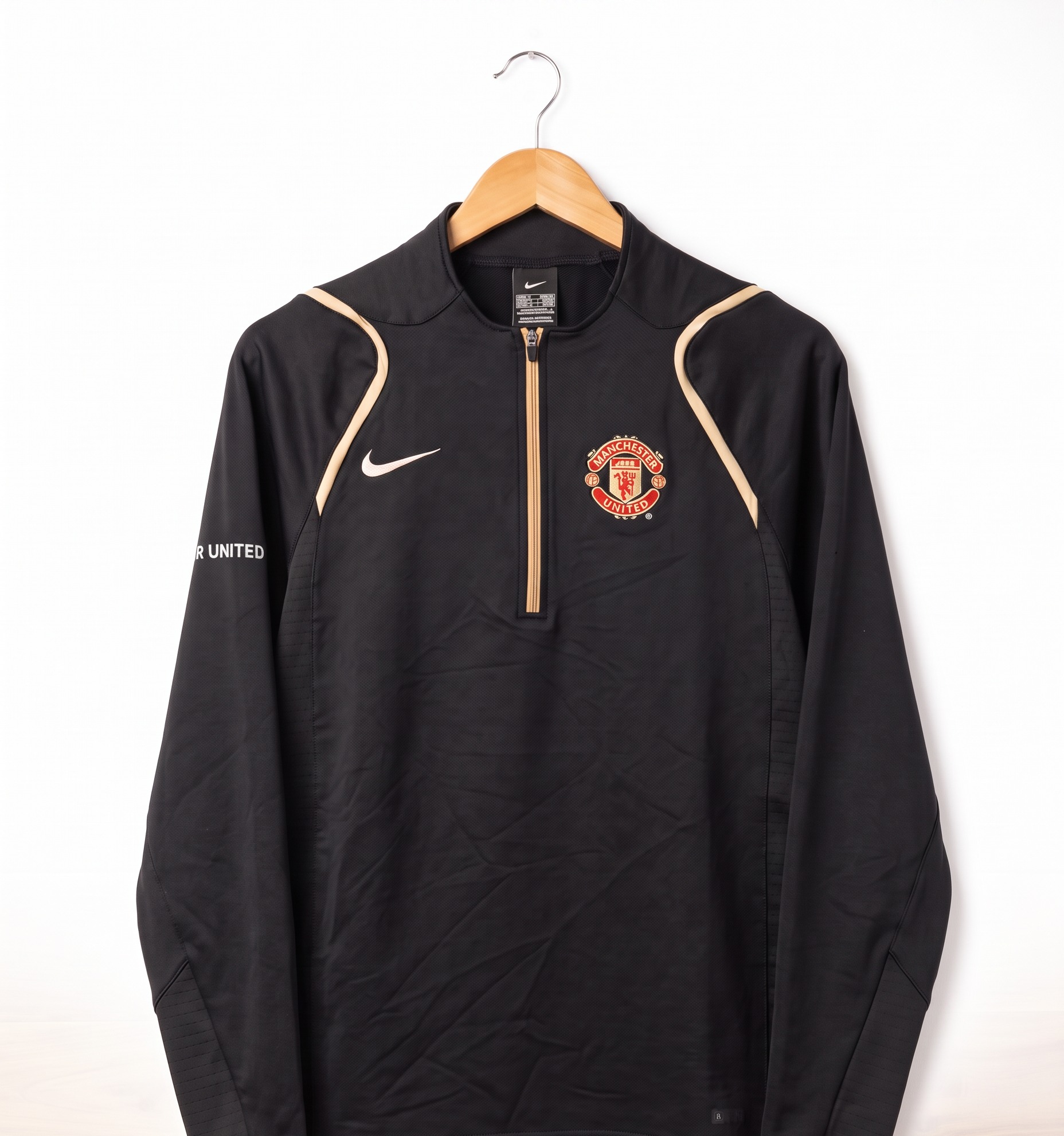 Size S — 2006–07 Nike Manchester United Quarter Zip Training Top (Black/Gold)