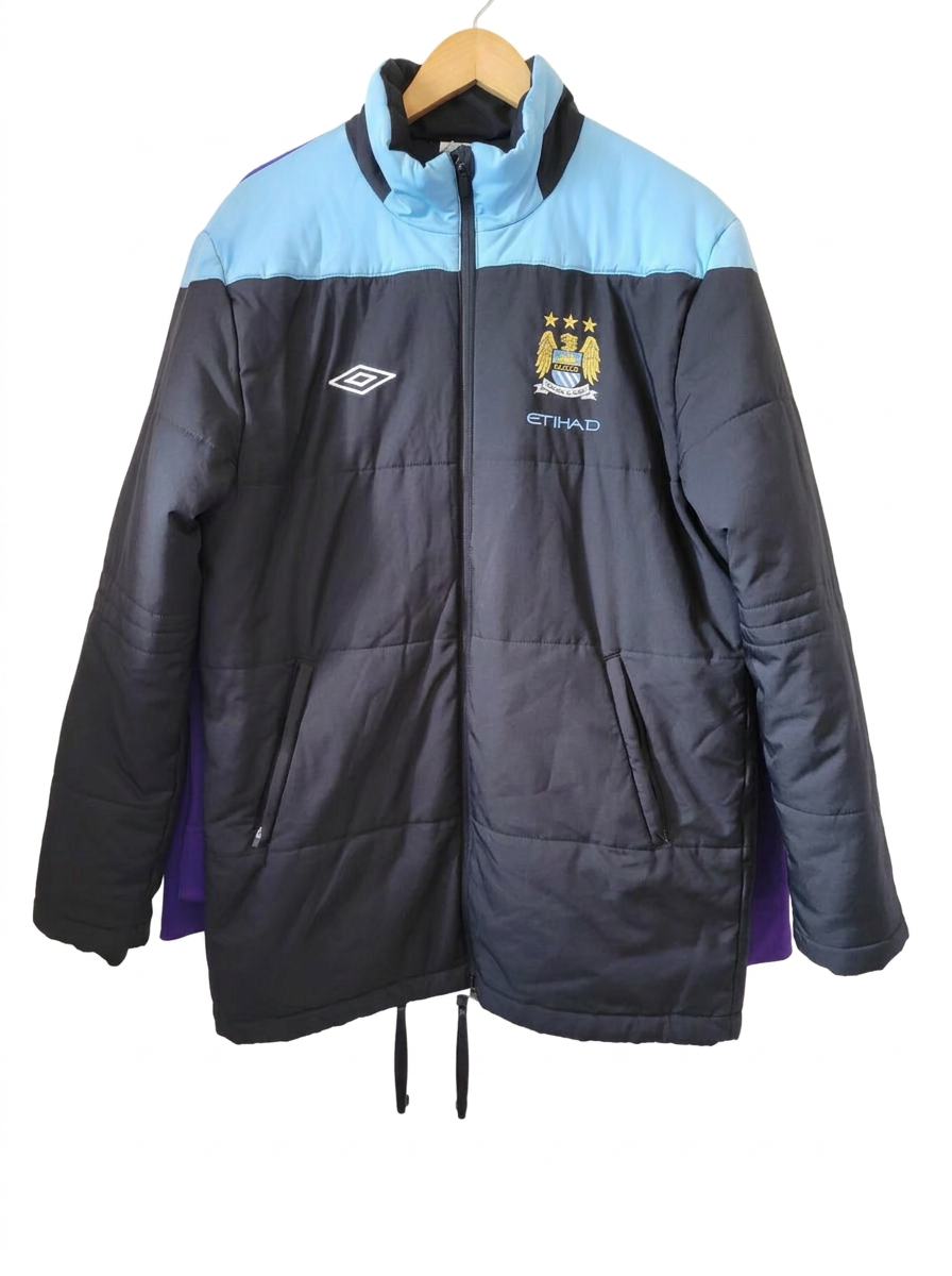 Size L — Vintage Umbro Manchester City Bench Coat 2010/11